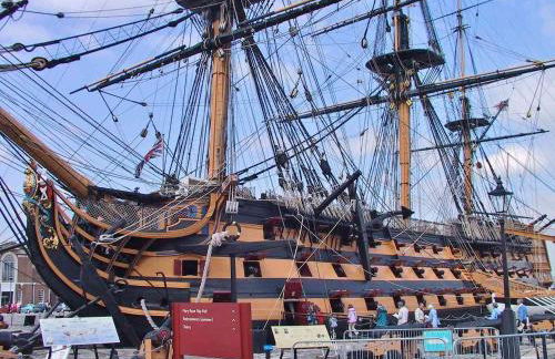 Open Mind Property - 6 Luxury Bedrooms with Free Parking - Photo 39