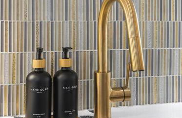 Vibrant Neon Condo Near Restaurants, Coffee and Bars - Foto 33