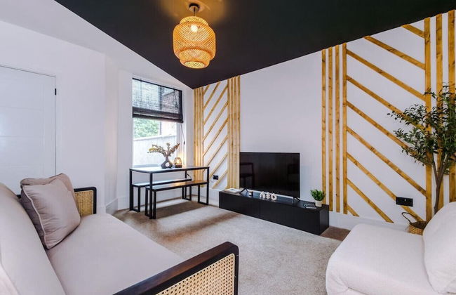 Modern & Chic Four Bedroom Home - Foto 13