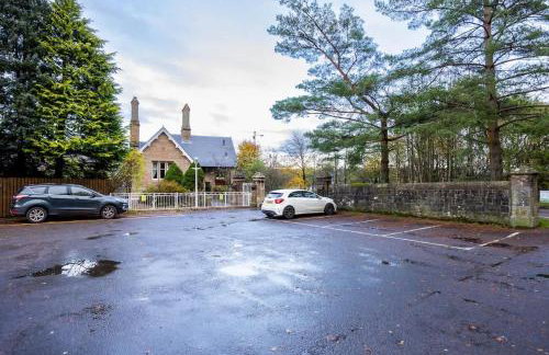 Cosy Lodge Getaway with Private Beach & Fireplace - Foto 46