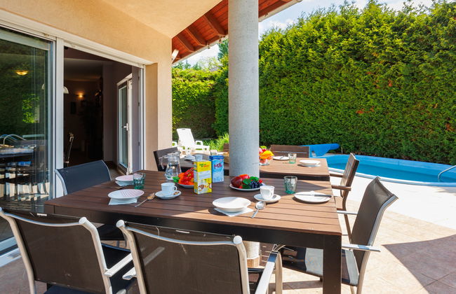 4 bedroom House in Siófok with private pool and garden - Photo 3