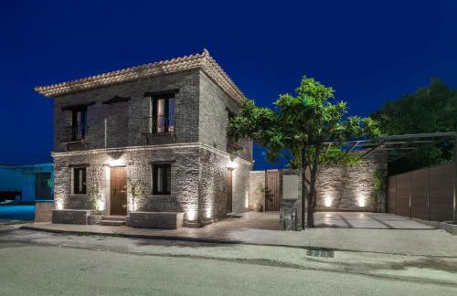 Villa Frontale - Restored Villa with Pool Perfect for 6 Nestled Next to a Traditional Olive Mill and Local Farms Offering Authentic Hospitality and Organic Delights By Villa Mana Gers - Foto 1
