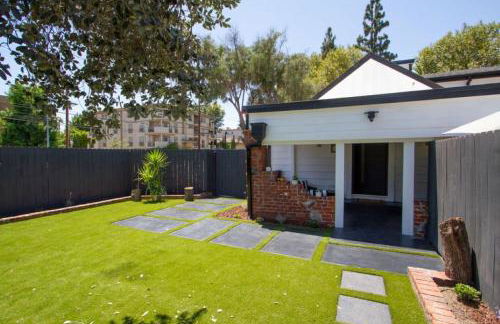 Dreamy Farmhouse in Studio City - Foto 11