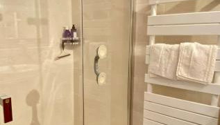 Mas de Veroncle, piscine et quiétude à Gordes - Foto 5, towels, Shower