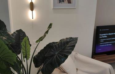 Modh Patras City Centre - Modern Design Oasis - Photo 8