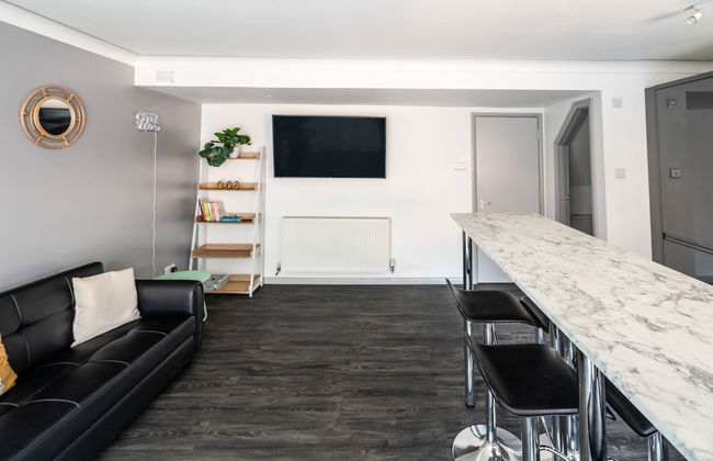 Family Holiday Home With Hot Tub Sleeps 8 - Foto 21