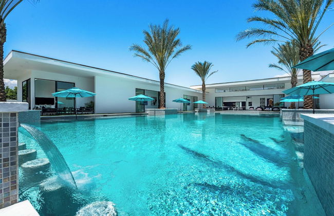 Sleeps 26 Pool, Hot Tub, Pickleball & Putting Green Bravo Villa #12 by Avantstay - Foto 44