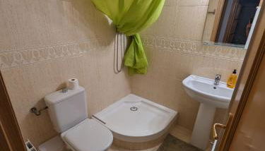 Large and calm 3 bedroom apartment with terrace - Photo 4, Shower