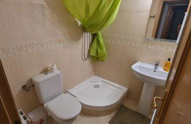 Large and calm 3 bedroom apartment with terrace - Photo 4