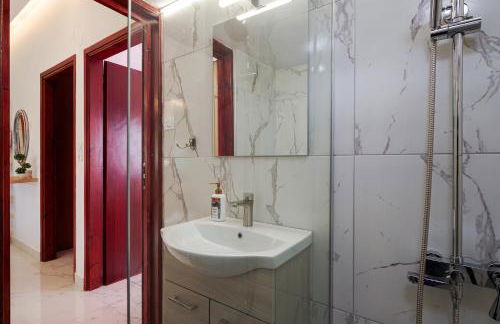 Erestos - House near beach - Photo 8