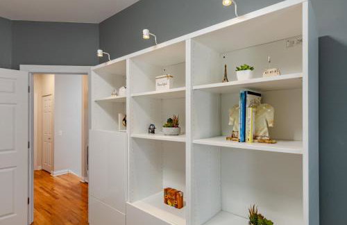 Windy City Getaway - 3BR 2BA Chicago Townhouse home - Photo 58