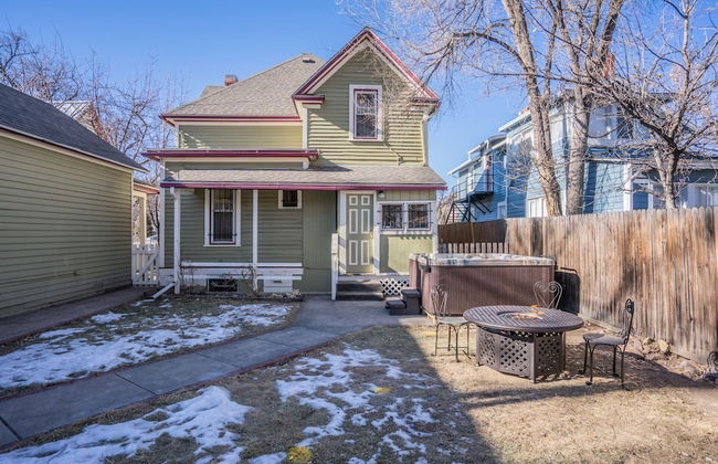 5bddowntown Victorian Charmhot Tub, Firepit - Photo 43