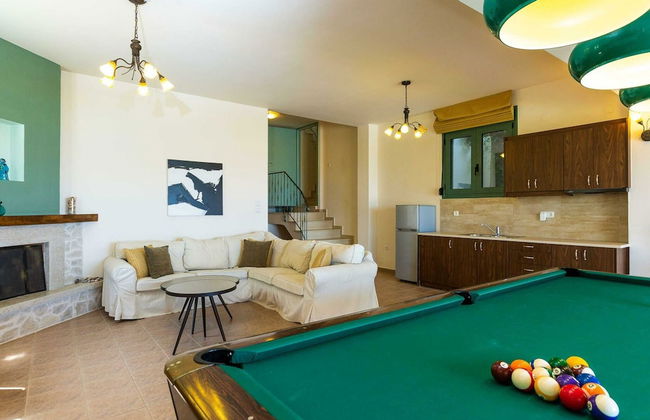 Secluded Villa w Private Pool, Children Play Area, Pool Table, BBQ & Sea Views - Foto 27