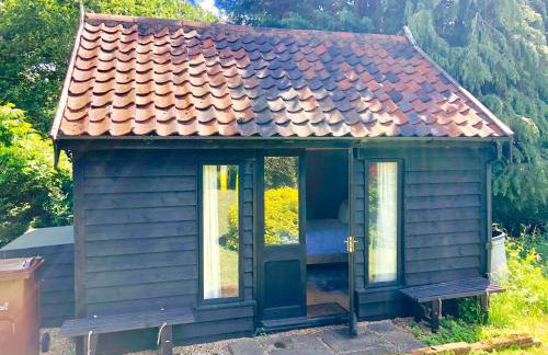 The White House with Studio - Photo 22