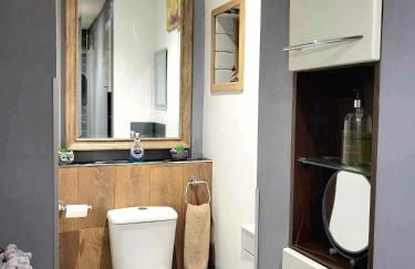 Beachside Bliss in Heart of Town - Foto 12