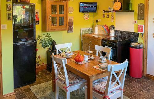 Mystified Bungalow - Photo 7