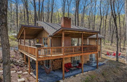 Ma-ple Haven --Wifi, Fireplace, Deck, Fire Pit, Family Friendly, Game Room, Pool Access - Foto 1