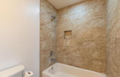 Two Homes - Charming Home and Cozy Bungalow - Foto 9