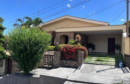 Casa com Piscina no Centro - 13 pessoas - Churrasqueira - Elegante - Foto 78