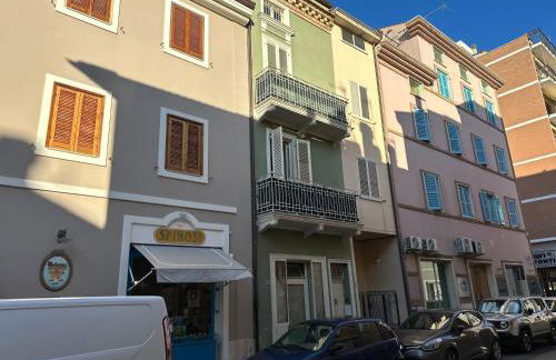 Shabby House -Casa indipendente su 3 Livelli nel cuore di San Benedetto del tronto - Foto 1