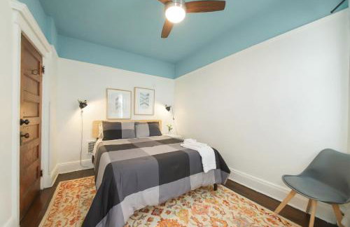 The Vic 3-BR Quick NYC Access & Parking - Foto 19