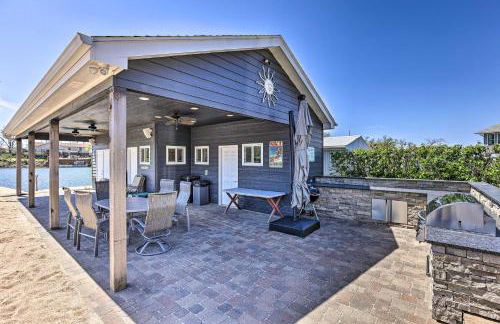 Lakefront Bellevue Home Private Beach and Fire Pit! - Foto 28