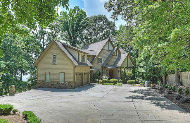 Family Lake House Retreat by Avantstay Sleeps 28 - Foto 12