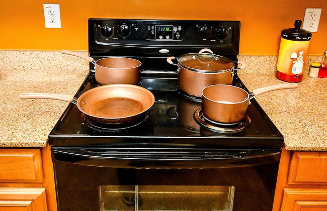 4 - Bed home, w/ Cali King Bed - 12 mins. to DTWN - Photo 30