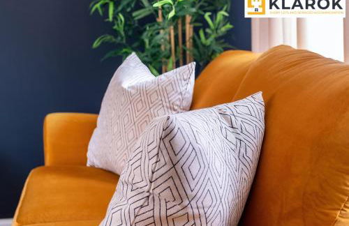 Four Bedroom Semi Detached House By Klarok Accommodation Peterborough With Free Parking & Garden - Foto 29