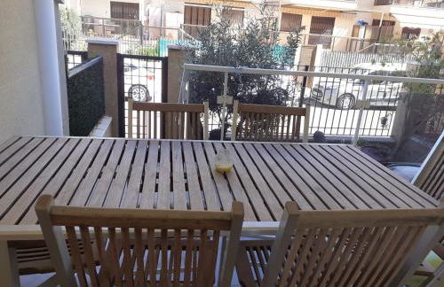 Amanecer marino, solo a 5 minutos andando de la playa - Photo 27