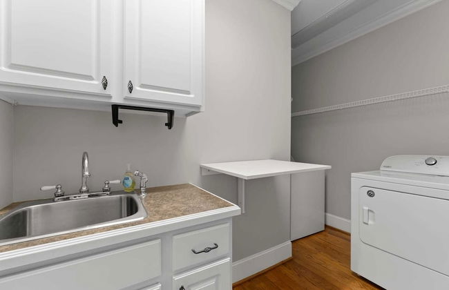 Whitetail Cove by Avantstay Lakefront w/ Pool + Private Dock Sleeps 20 - Photo 43