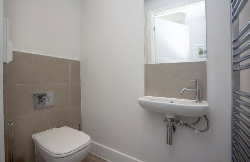 Wish You Were Here - Hot Tub - Free Parking & Free WiFi - Foto 13