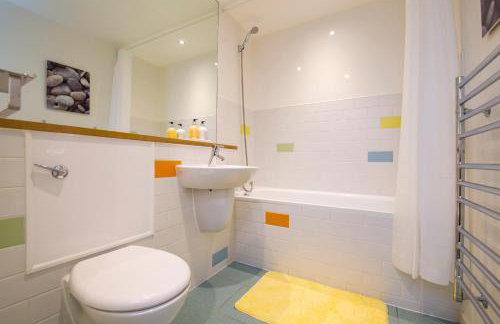 Newcastle City Centre Apartment Ideal for Holiday, Contractors, Quarantining - Foto 9