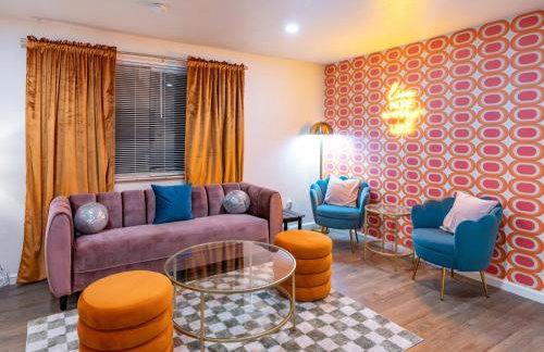 Stylish House with Hot Tub, Fire Pit Pool table near Denver - Photo 24