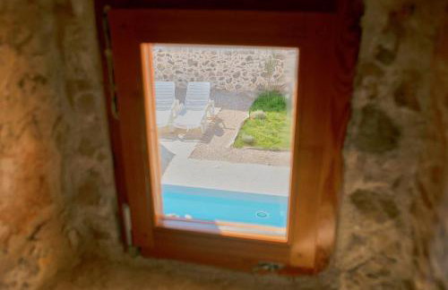 Heritage House Vrime - stone house with heated pool - Photo 51