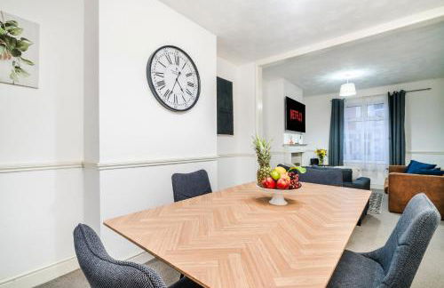 2 Bedroom House, 5 Single Beds, Fast WiFi - Photo 7