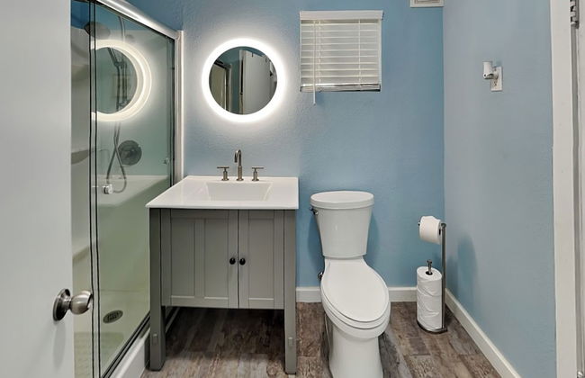 The Charming Cozy Cottage by Miss Kitty’s - Foto 18