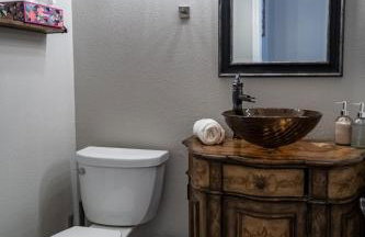 5BR 3BA Family friendly entire home w pool, spa, games, tvs, and more - Photo 21