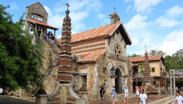 Cueva de las Maravillas, Catalina Island e Altos de Chavón - Tour de Dia Inteiro - Foto 3