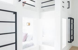 6 Bed with En Suite Baths, Host Up to 20, Rooftops, Parking, Gourmet Kitchens, Cozy Living Spaces, Skyline Views & Fire Table, Near Downtown, Distilleries & Marathon Village, High-Speed Wi-Fi, 24hr Hospitality - Foto 13