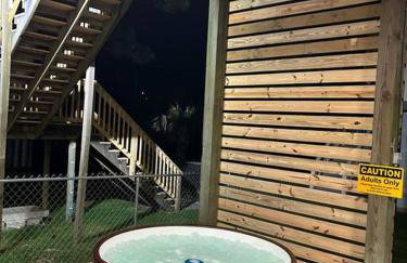 Bay Breeze Bliss-Hot Tub, Bar and Canal 5mi to Beach - Foto 11