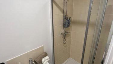 Opulent Stays - Foto 5, Shower