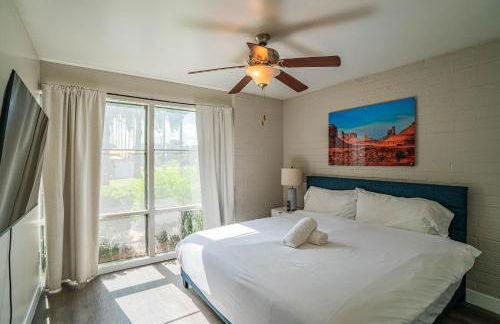 Spacious 2 Bedroom, 2 Bath, Pool, Free Parking, Gym - Foto 58