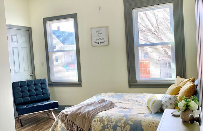 The Iron Scow - With Private Yard & Parking, Near Falls & Casino by Niagara Hospitality - Foto 2