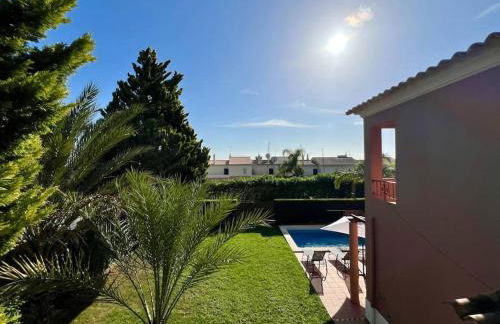 Gated Family Villa with Private Pool and Garden - Foto 9