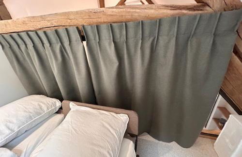 Au 8 à Meursault, Magnifique maison Bourguignonne au pied des vignes, jardin, places de parking privée - Foto 26