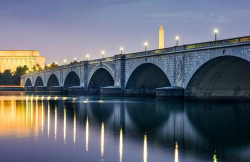 Large 3 bedroom Family Suite, Private Balcony, 5 min to DCA, Gym, Pool and more! - Photo 69