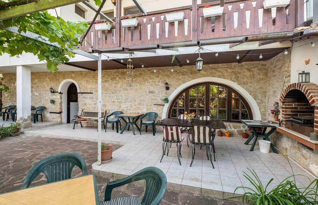 Lovely 5-bed Authentic House in the Arbanasi - Foto 46