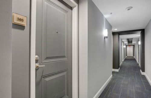 1 BR King- Rooftop Pool close to beach Casa Costa - Foto 32