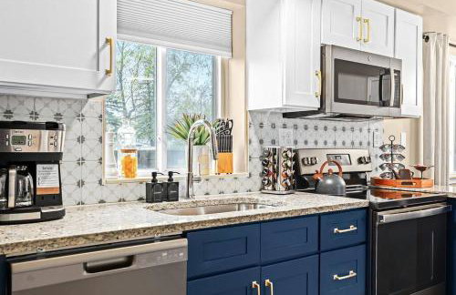 New! Pet-Friendly 1BR in the heart of Roseville! - Foto 2